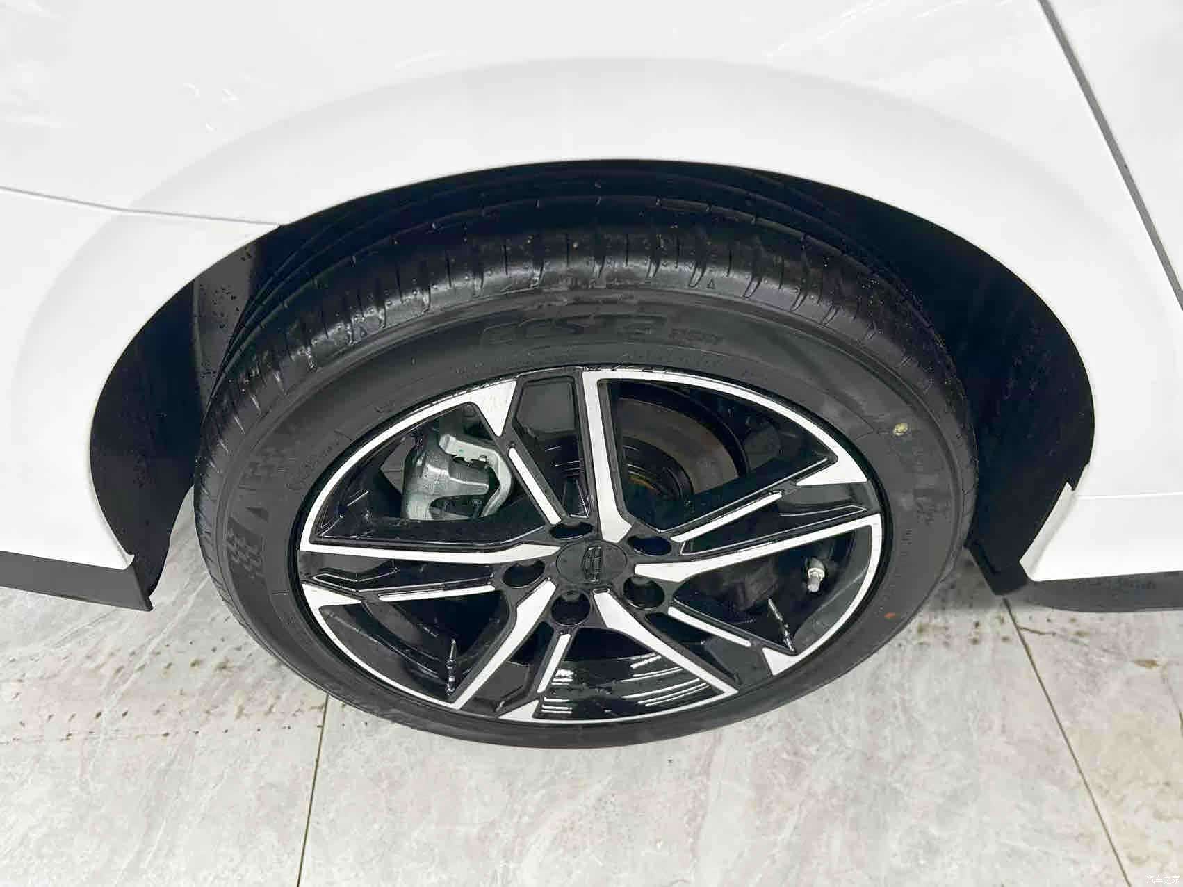Geely Binray, 2026 20