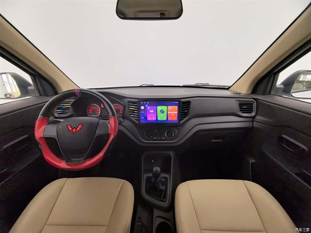Wuling Hongguang, 2022 все фото