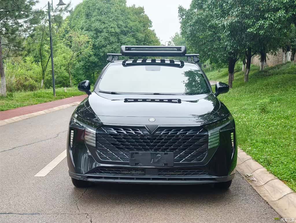Nissan V, 2022 все фото