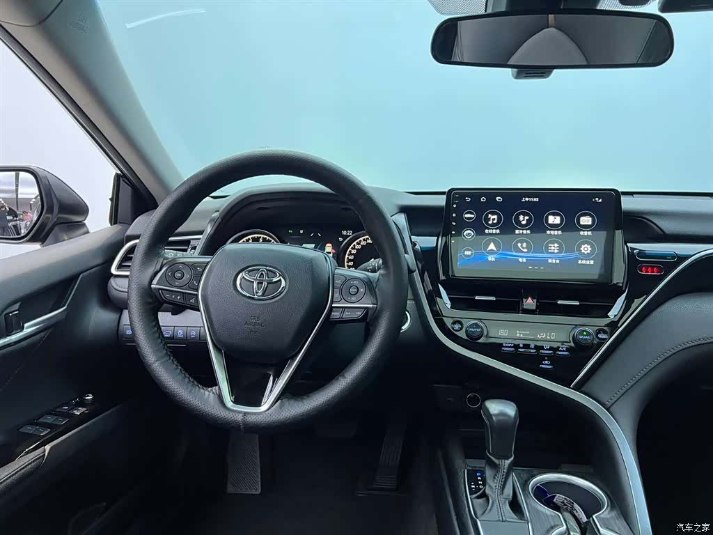 Toyota Camry, 2023 12