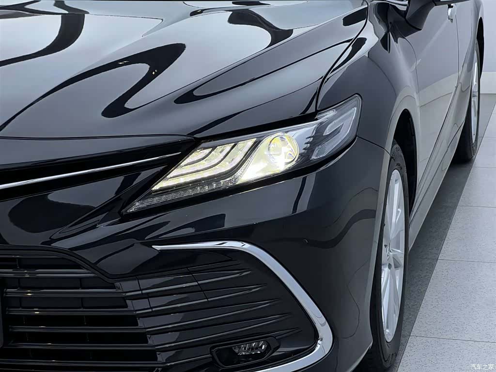 Toyota Camry, 2023 все фото