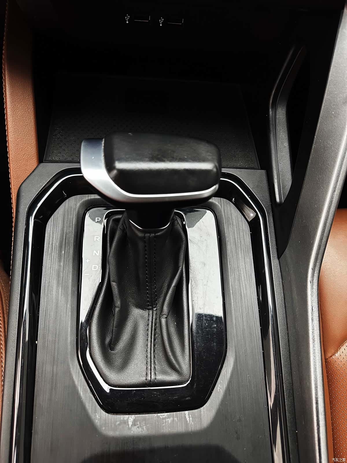 Geely X6, 2021 22