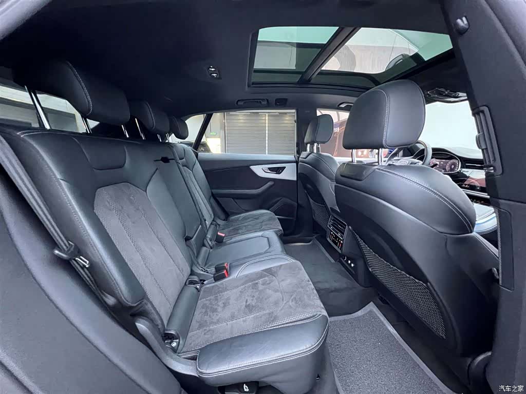 Audi Q8, 2020 27
