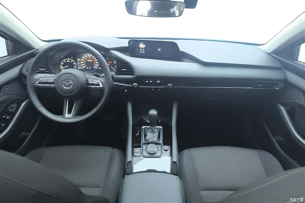 Mazda Mazda3, 2023 12