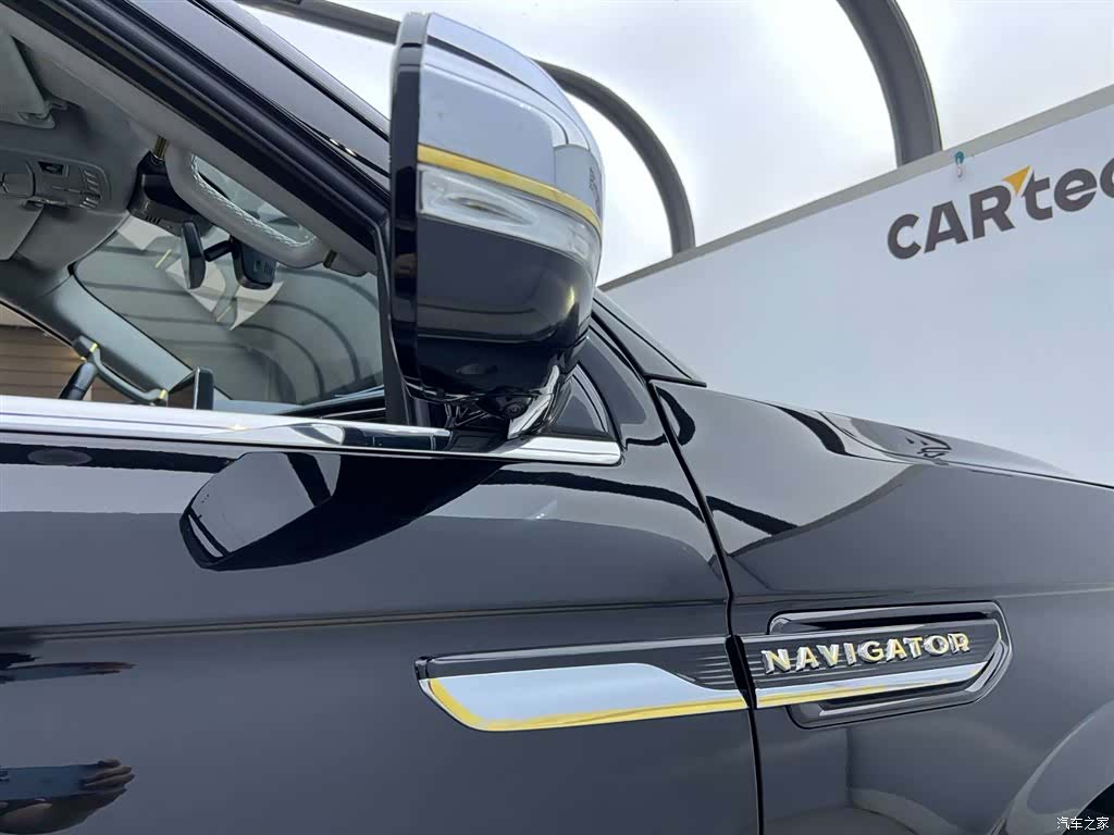 Lincoln Navigator, 2023 6