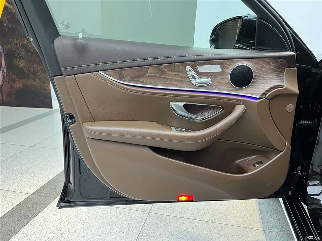 Mercedes-Benz E-Class, 2023 15