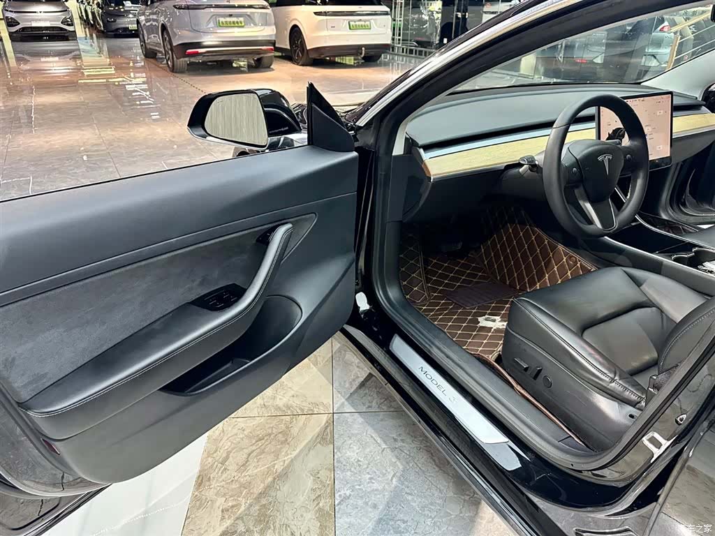 Tesla Model 3, 2020 7
