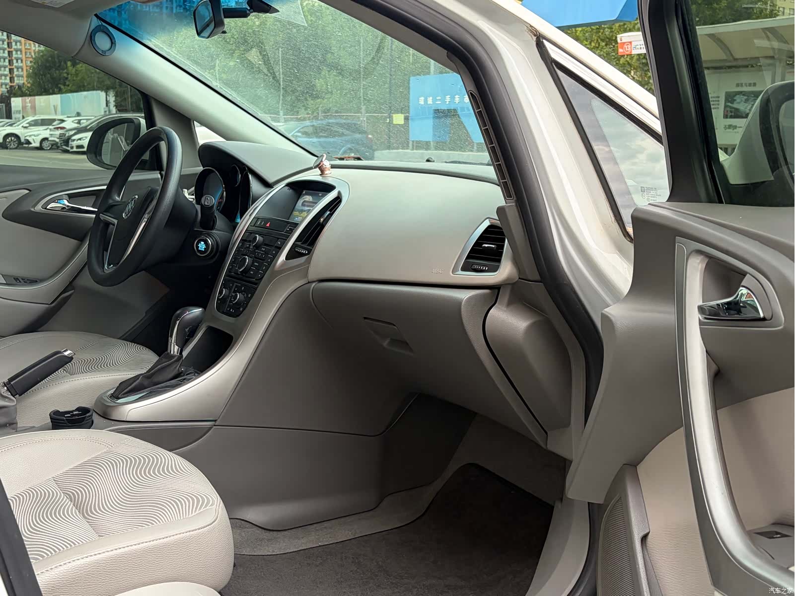 Buick XT, 2013 12