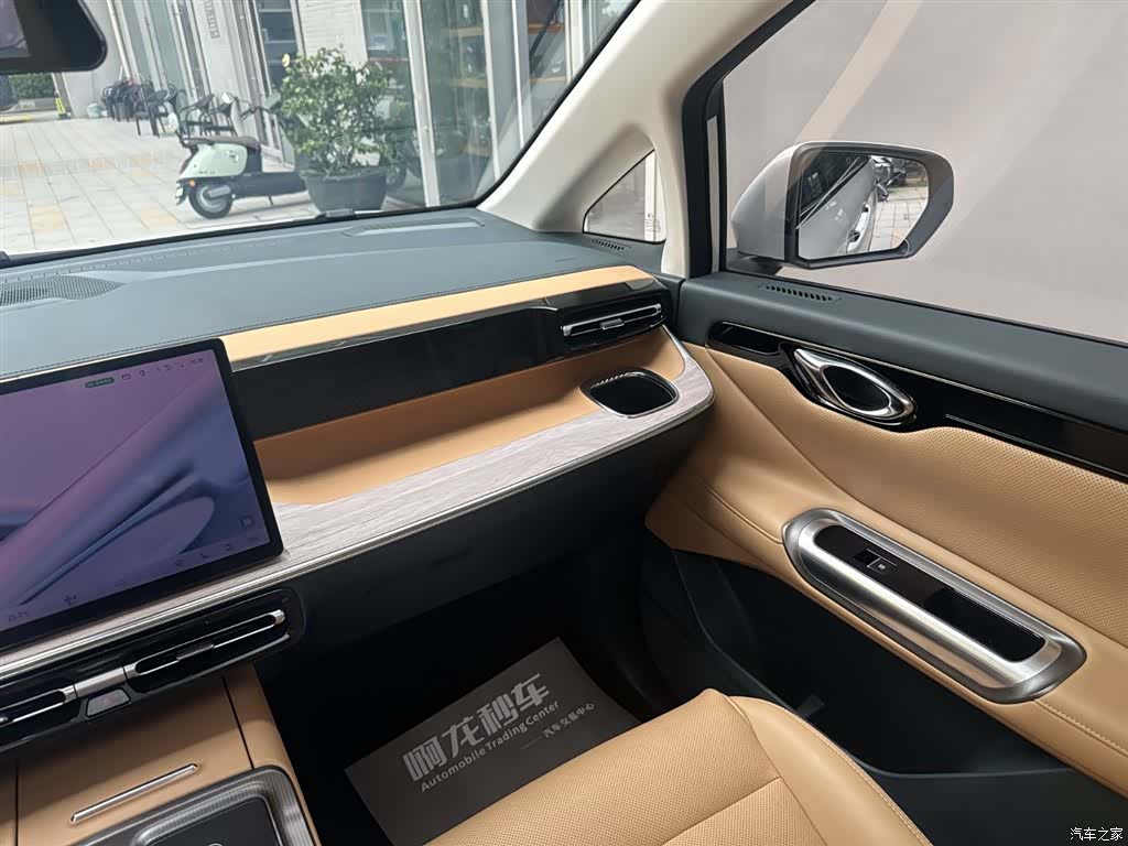 Trumpchi E8, 2024 6