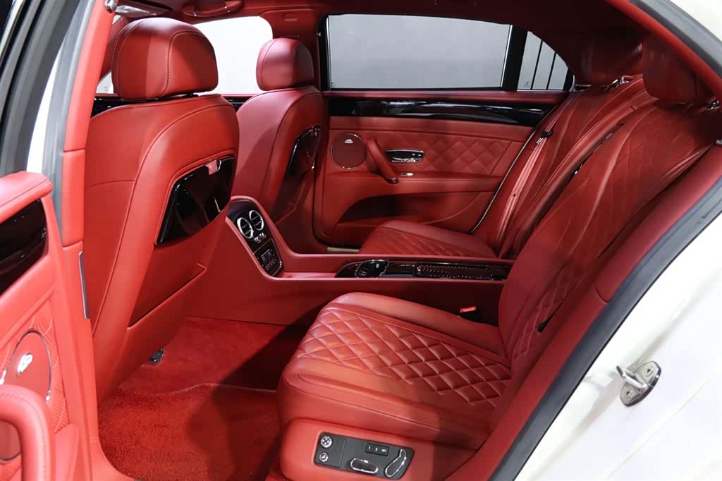 Bentley Flying Spur, 2018 17