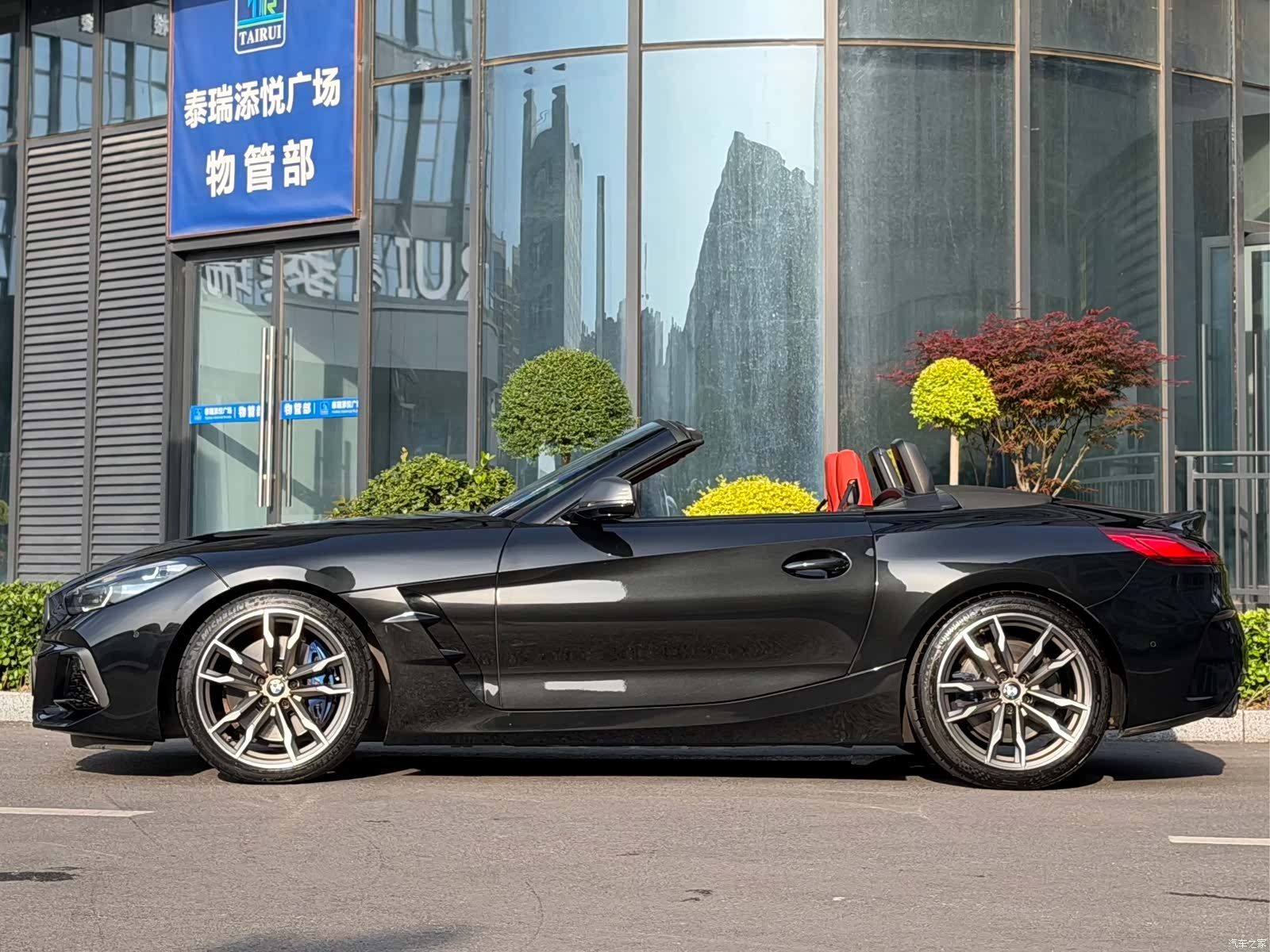 BMW Z4, 2022 все фото