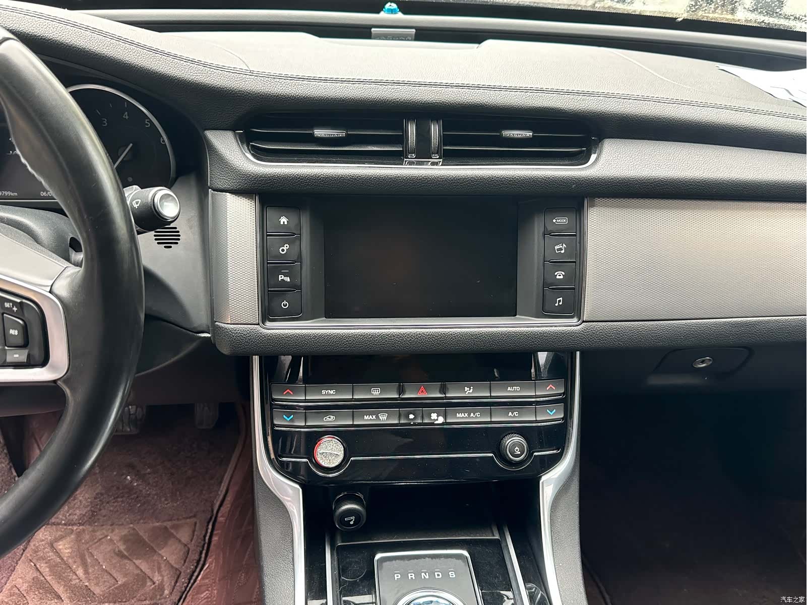 Land Rover XFL, 2018 13