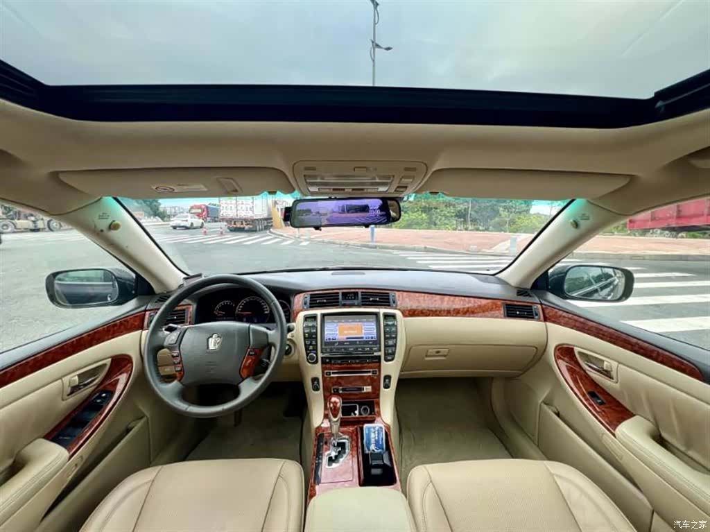 Toyota Crown, 2009 все фото