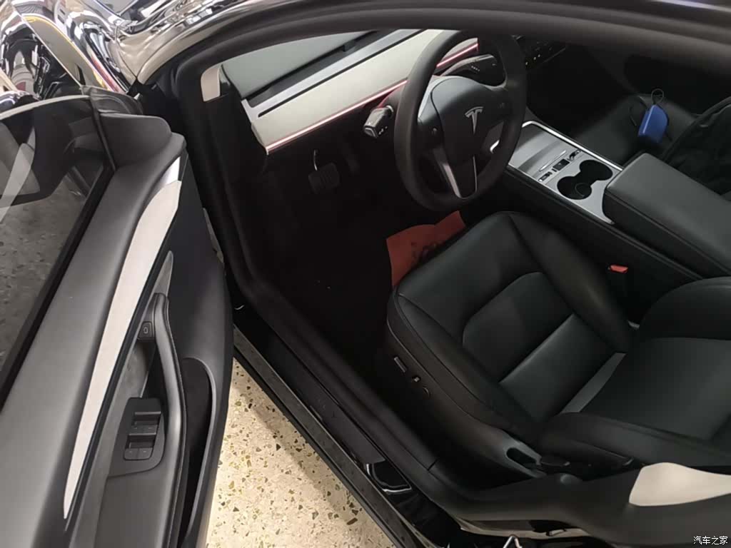 Tesla Model Y, 2024 16