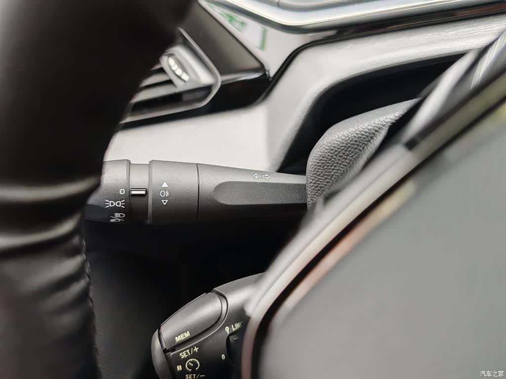 Peugeot 408, 2023 21