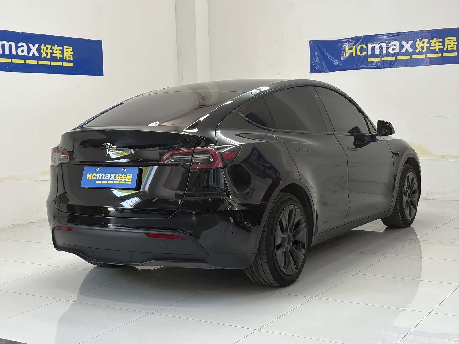 Tesla Model Y, 2023 4