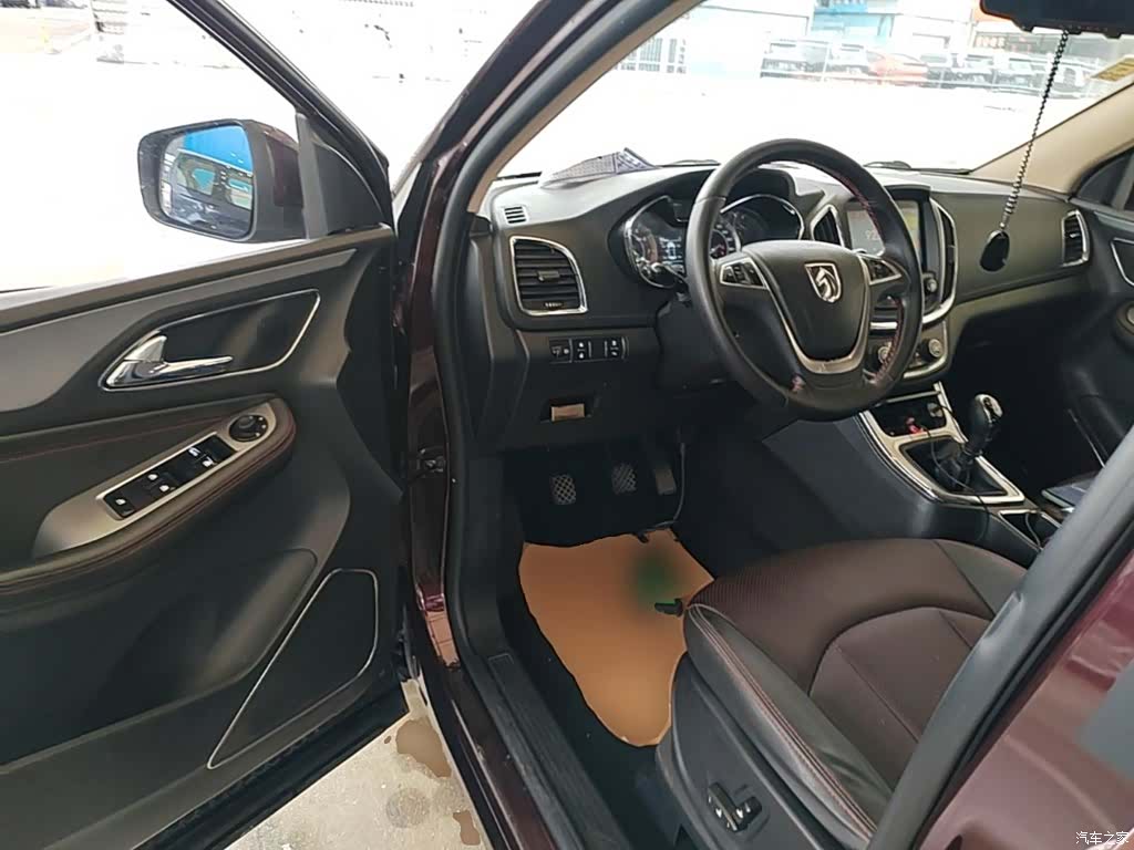 Wuling 560, 2016 16