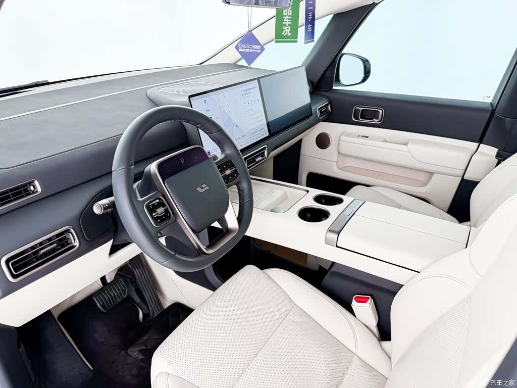 Li Auto MEGA, 2025 7