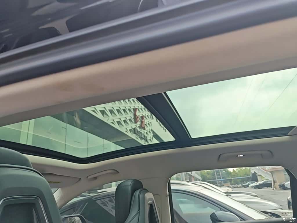 Hongqi HS3, 2023 18