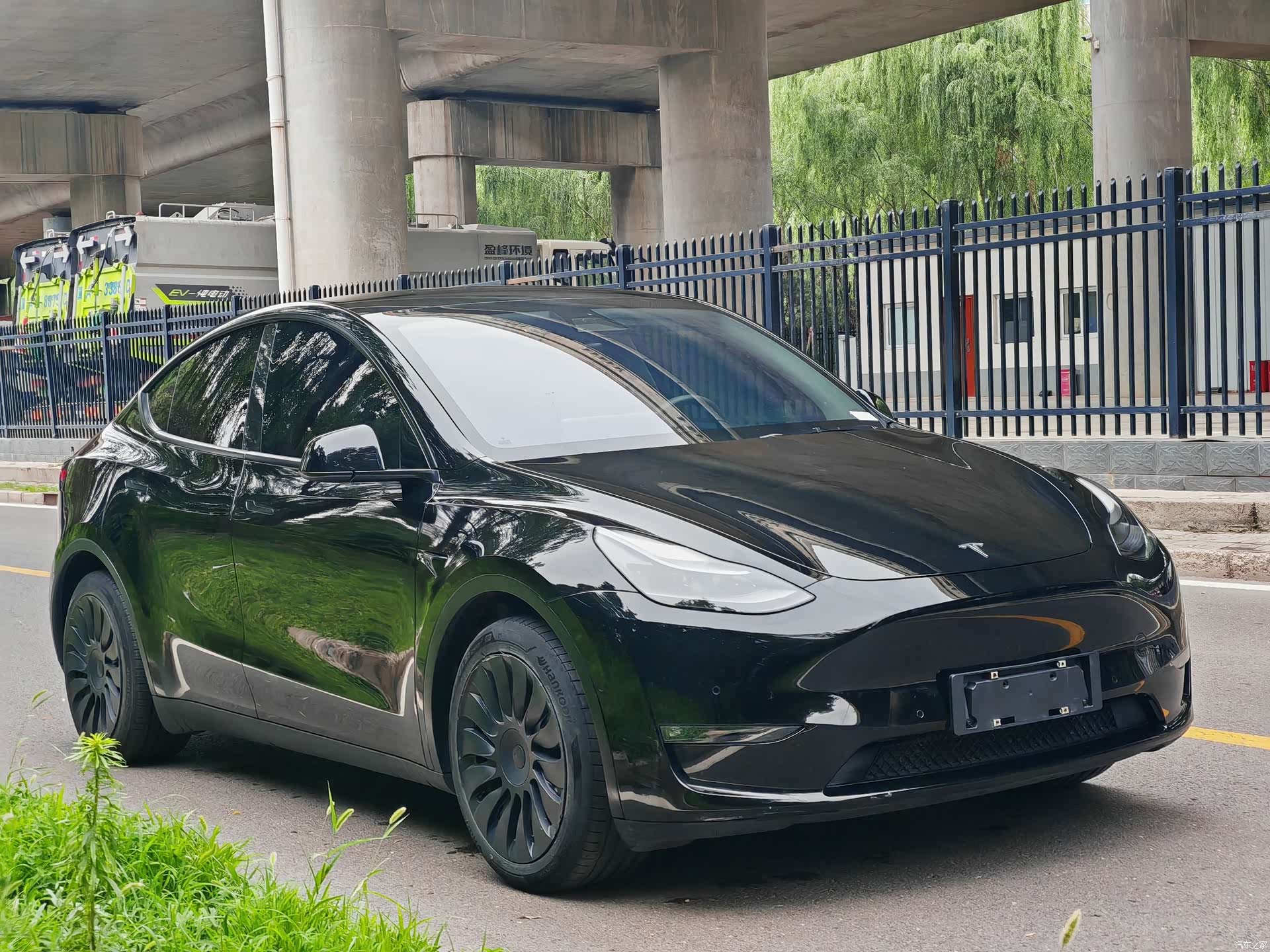 Tesla Model Y, 2021 3