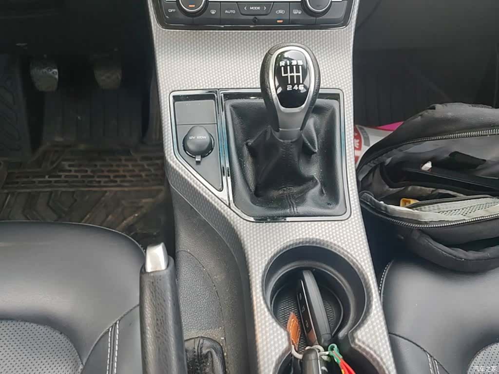 Geely Emgrand, 2017 14