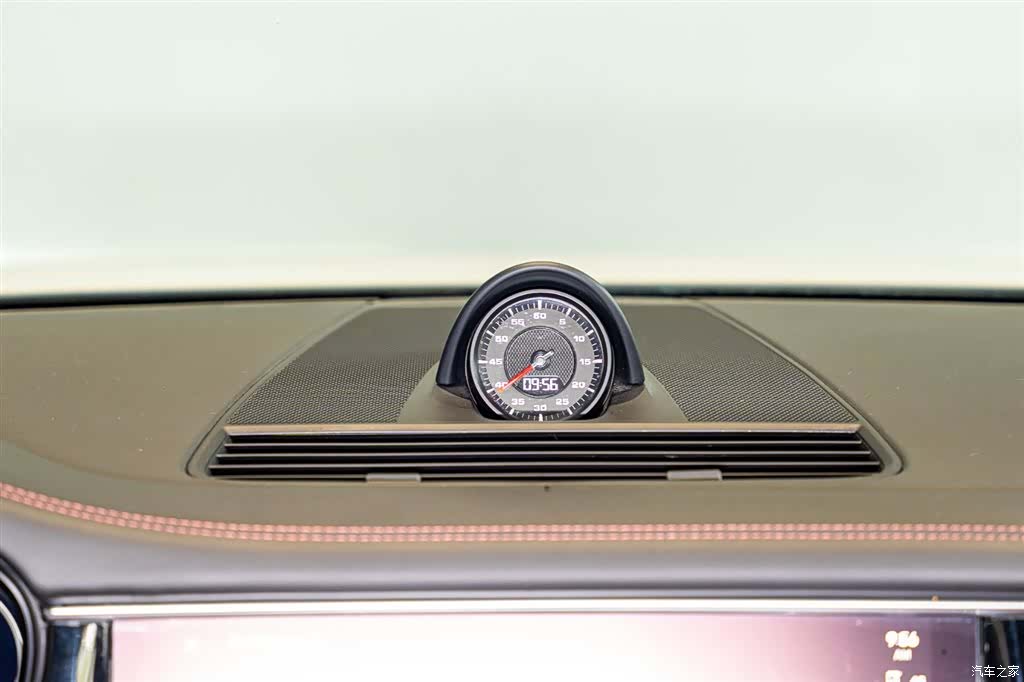 Porsche Panamera, 2023 14