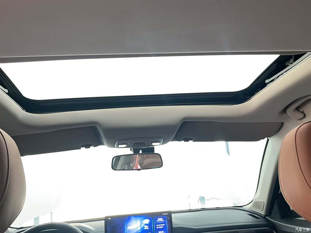 Geely X6, 2024 15