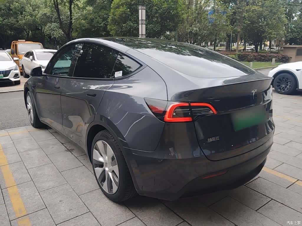 Tesla Model Y, 2022 все фото