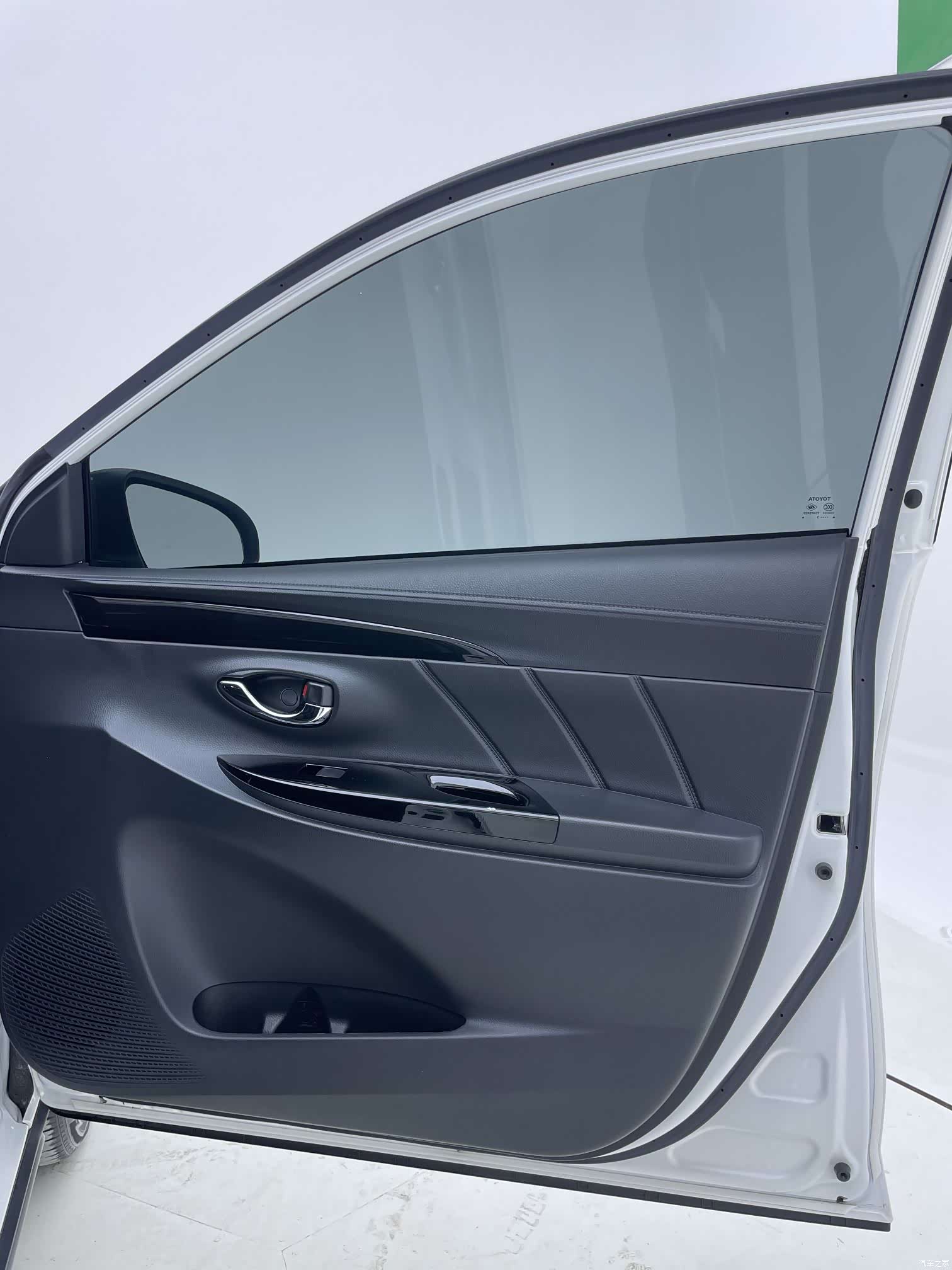 Toyota YARiS L, 2023 22