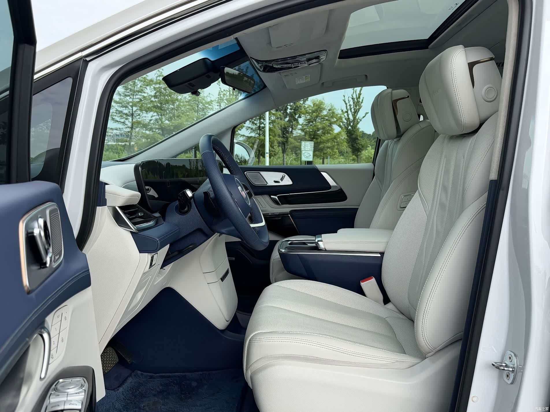 Buick Century, 2023 4