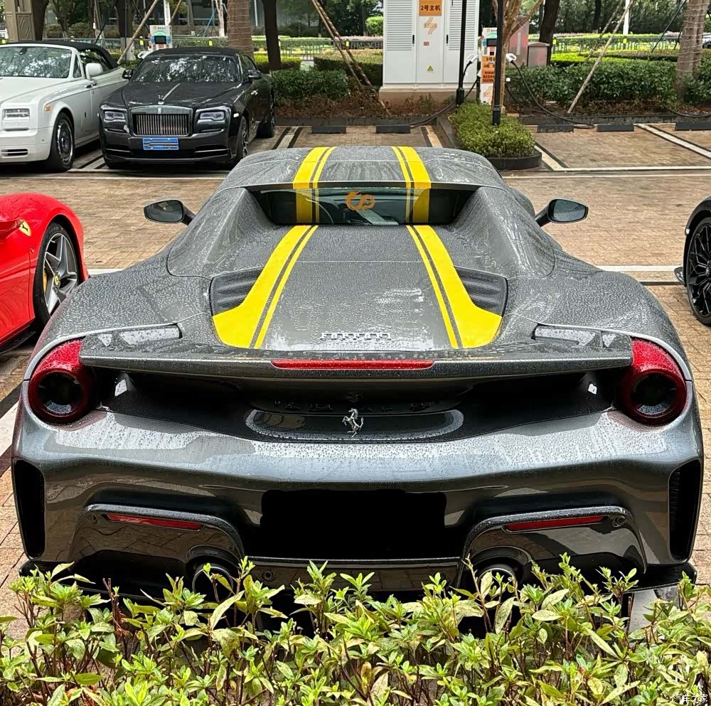 Ferrari 488, 2019 14