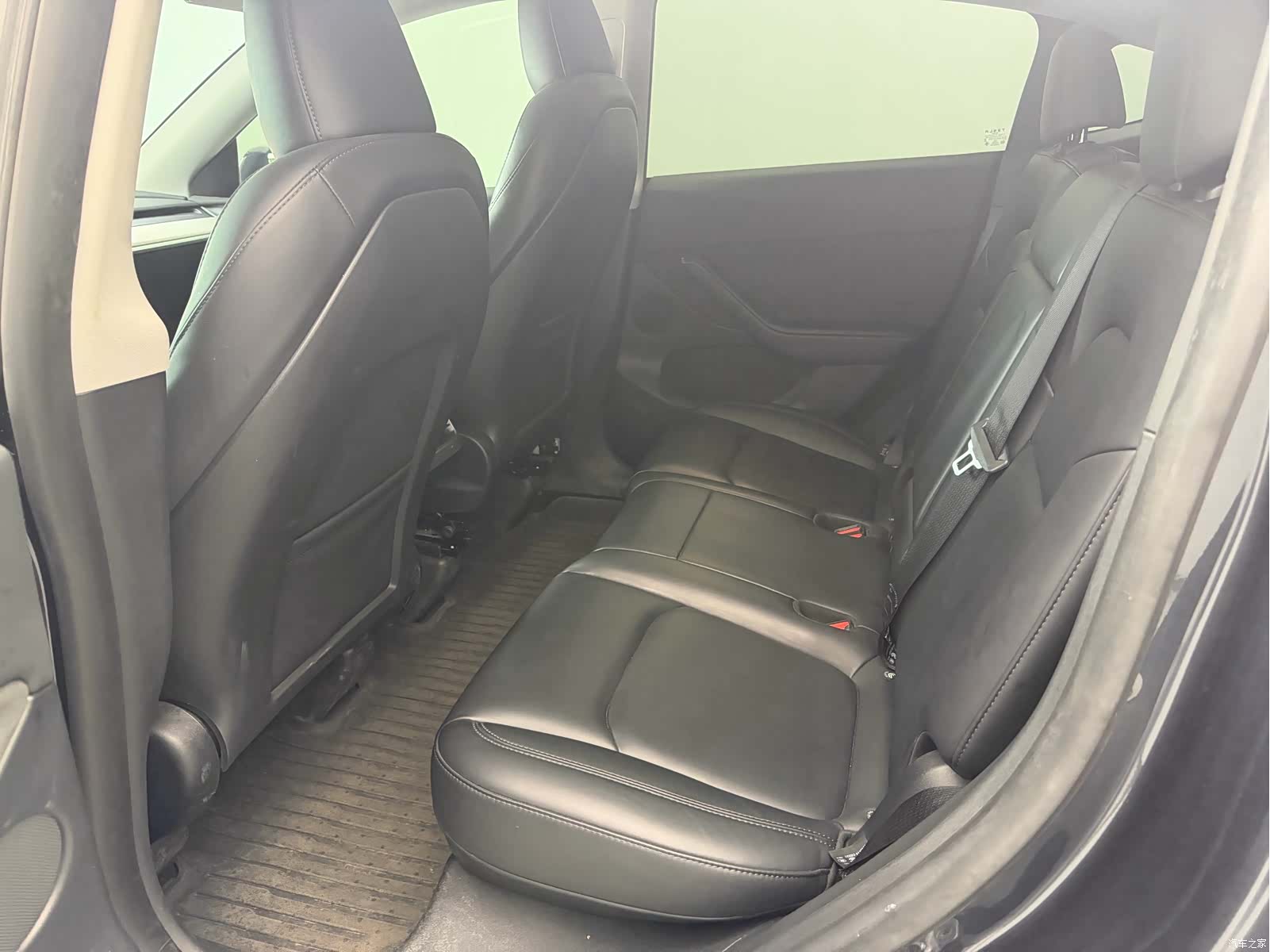 Tesla Model Y, 2024 10