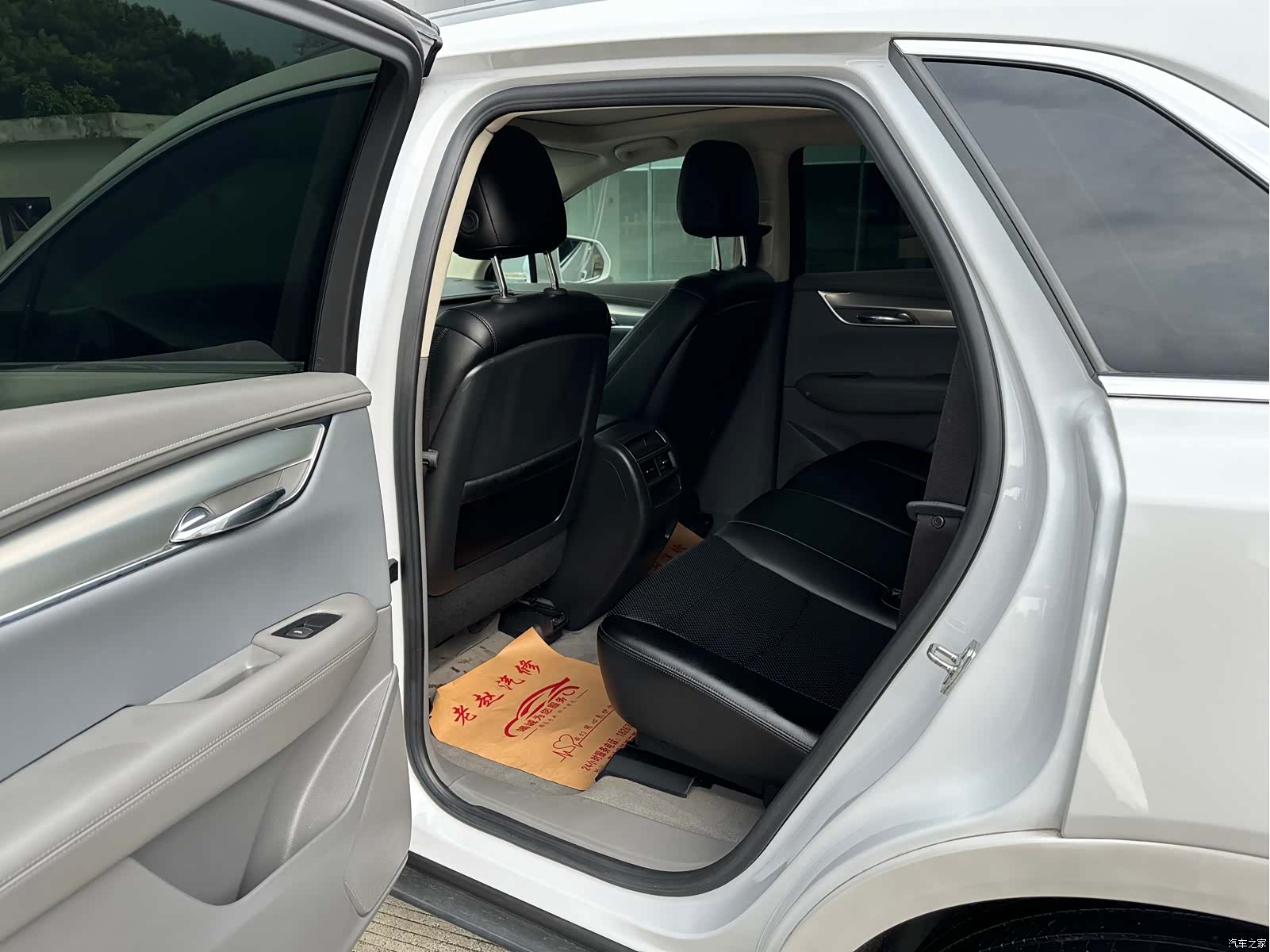 Cadillac XT5, 2023 все фото