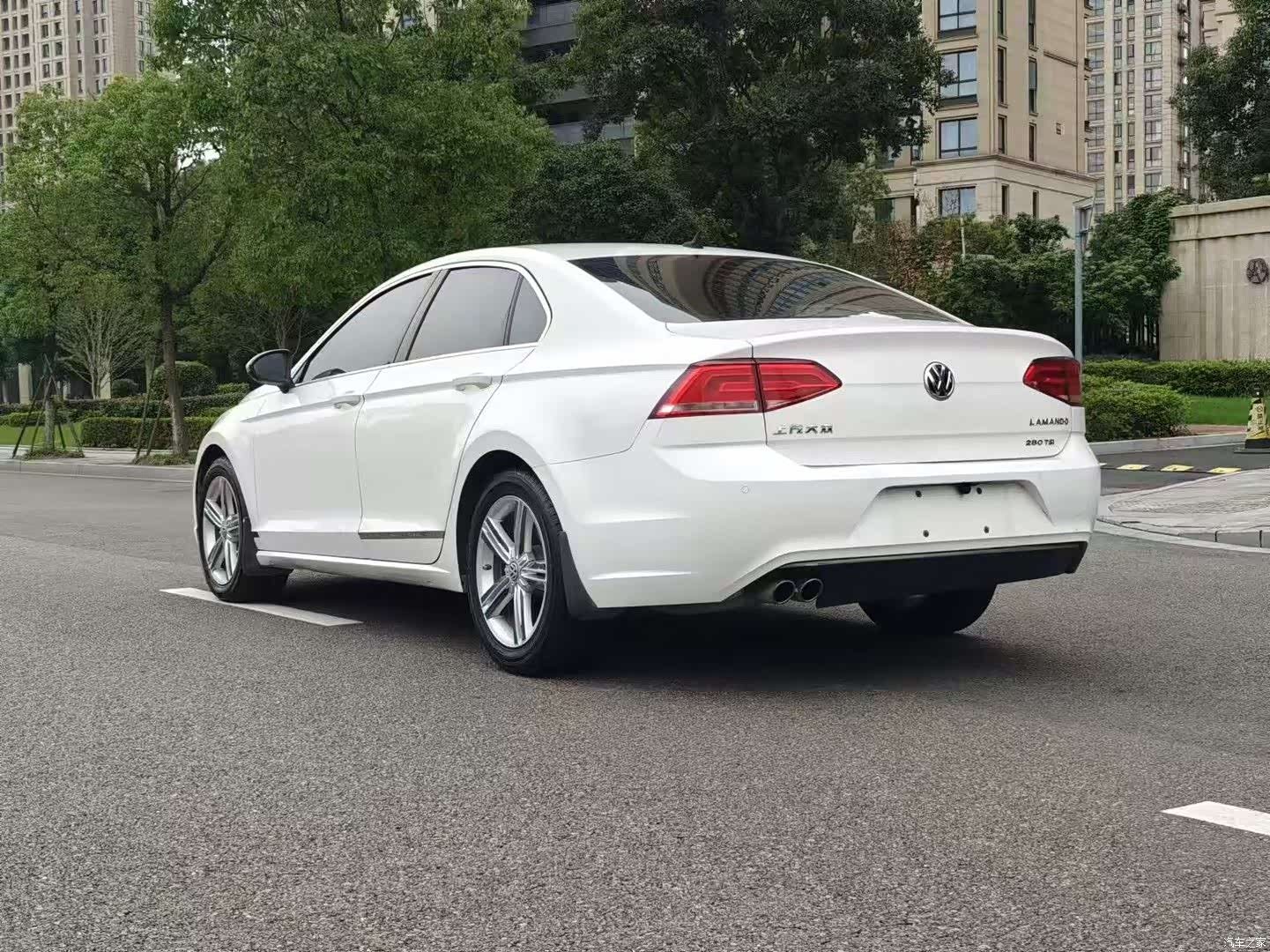 Volkswagen Lamando, 2015 6