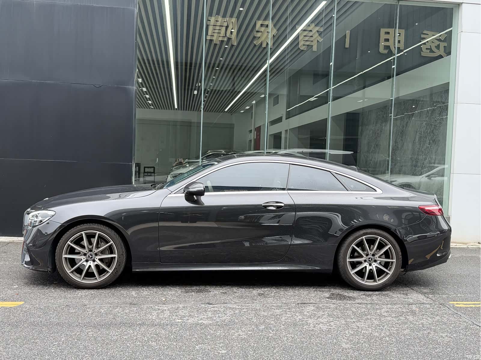 Mercedes-Benz E-Class, 2023 4