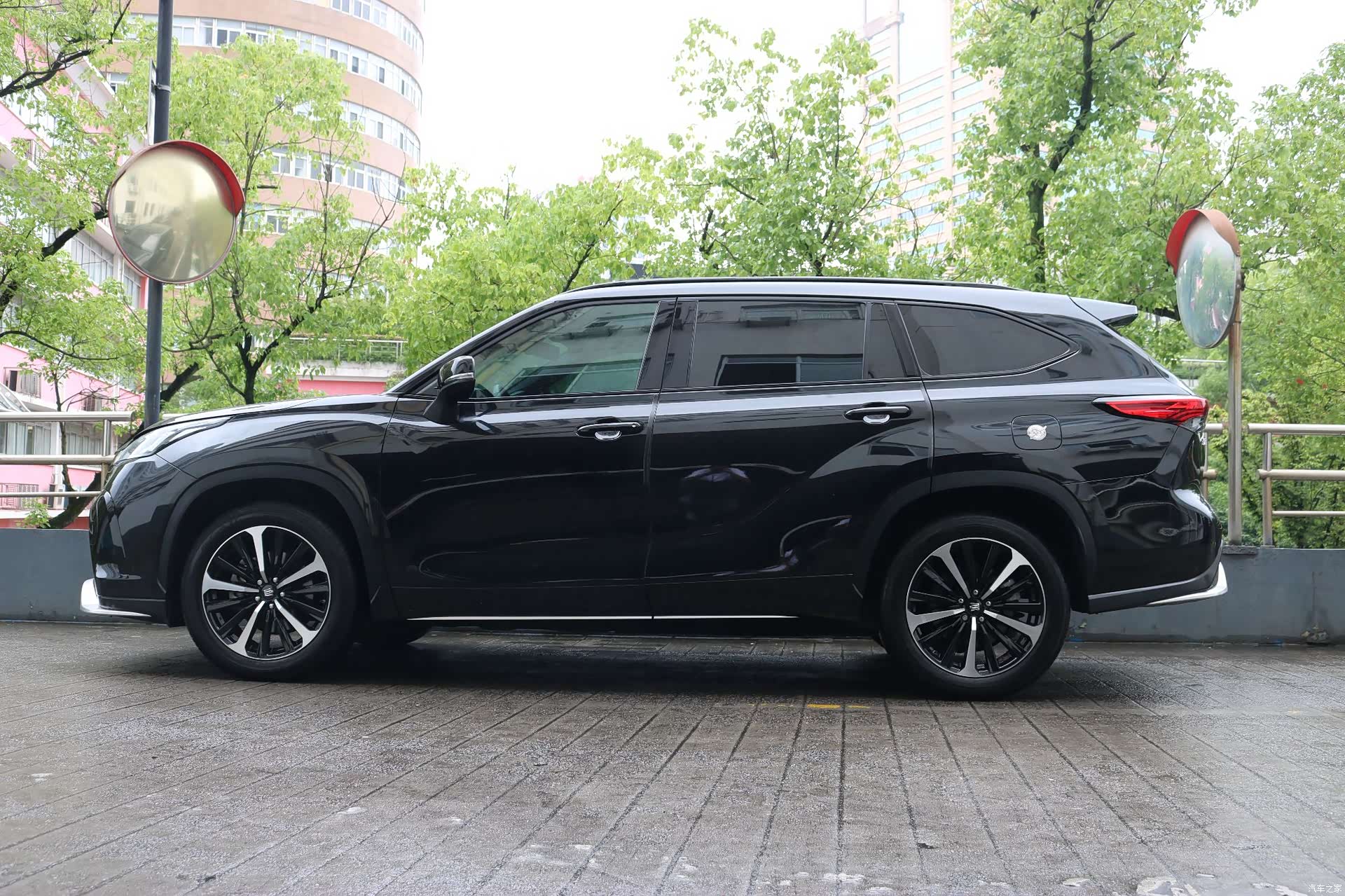 Toyota Crown, 2023 4