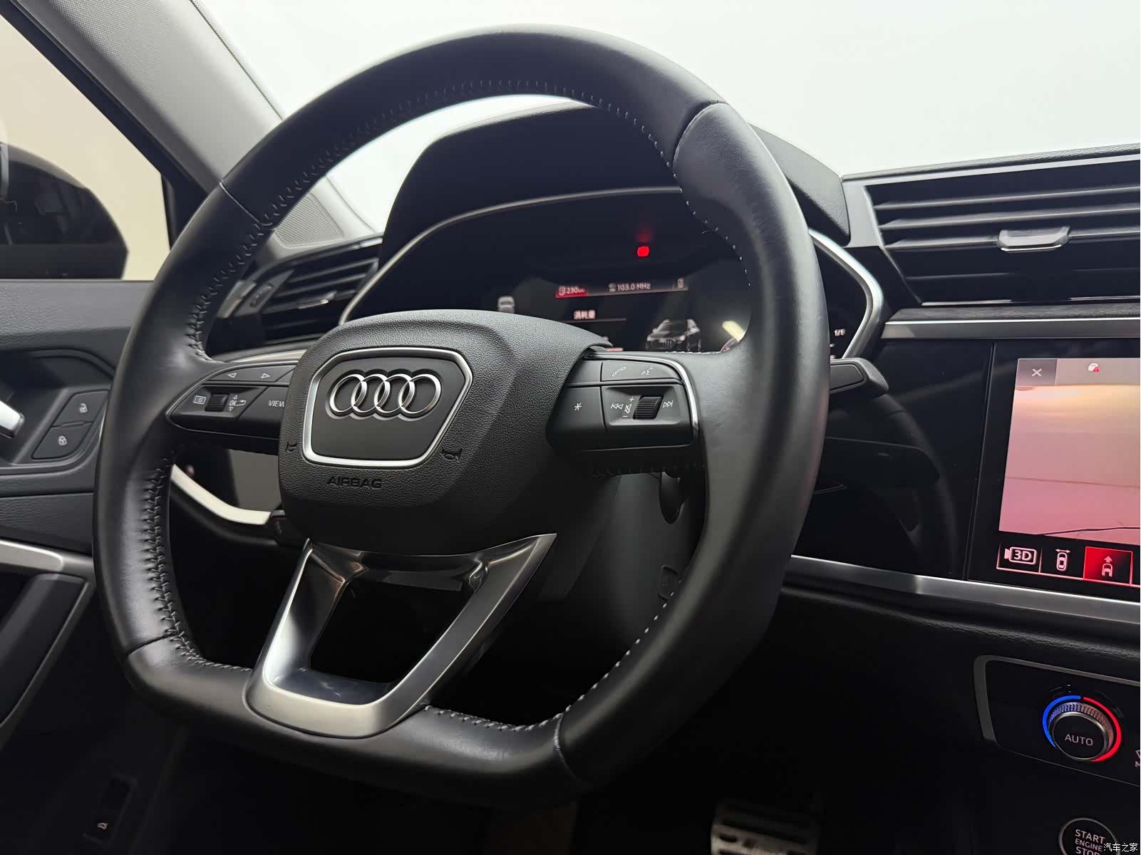 Audi Q3, 2022 11