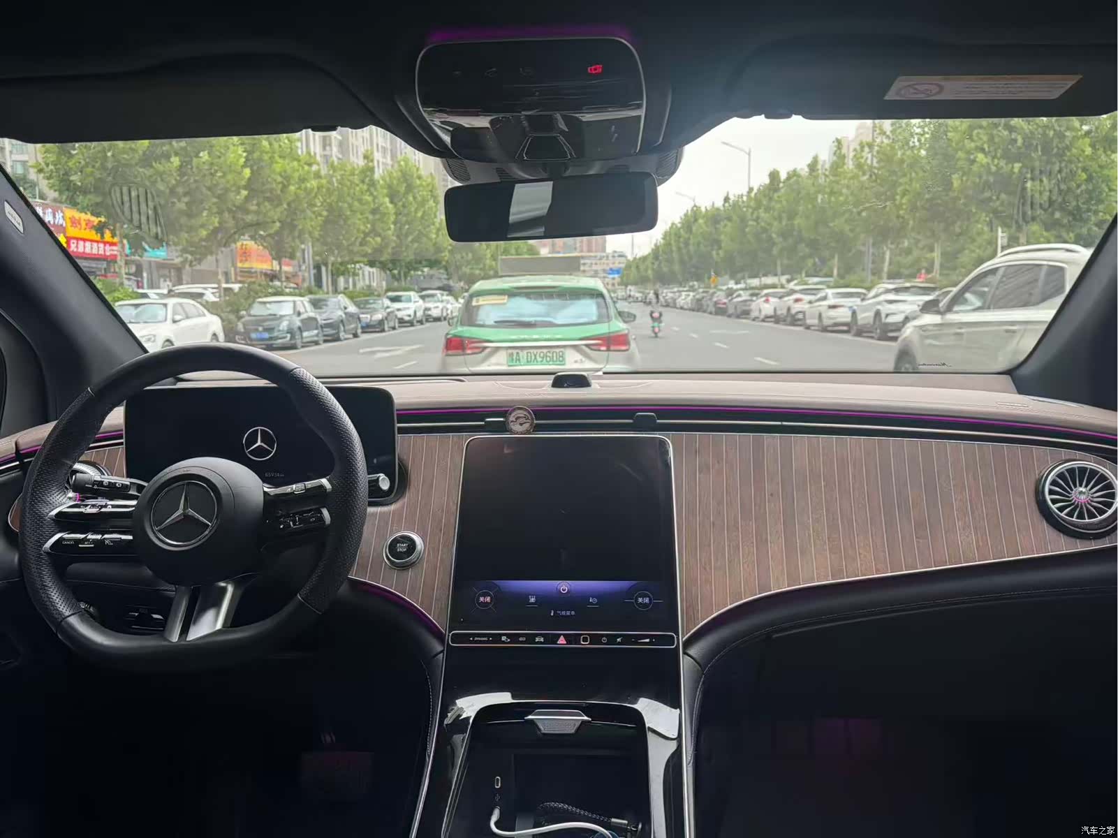 Mercedes-Benz EQE, 2023 8