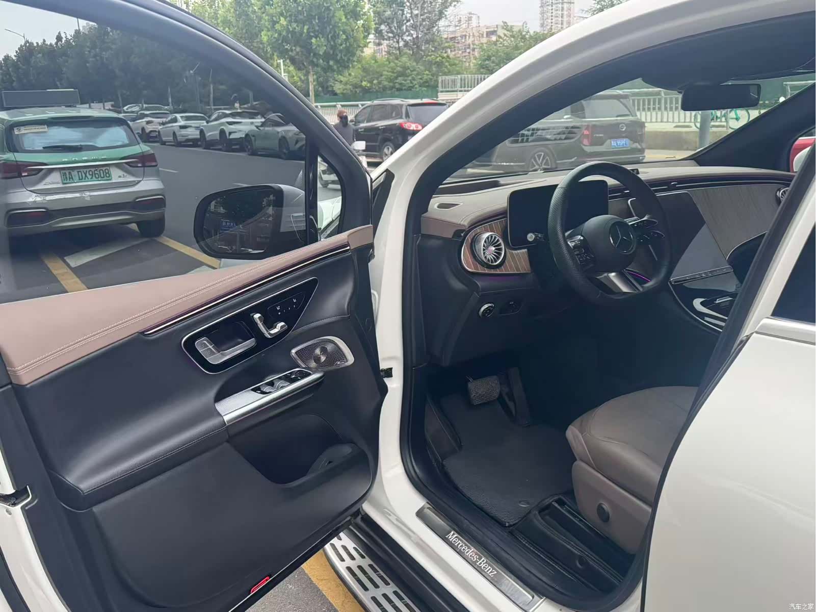 Mercedes-Benz EQE, 2023 10