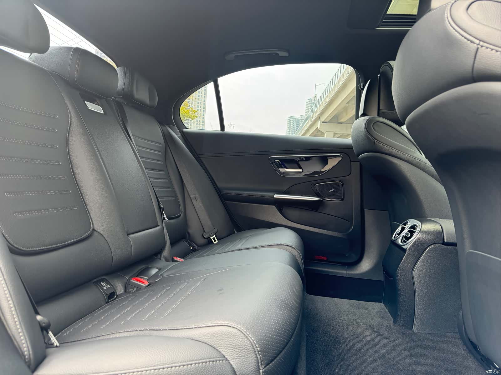 Mercedes-Benz C-Class, 2023 15