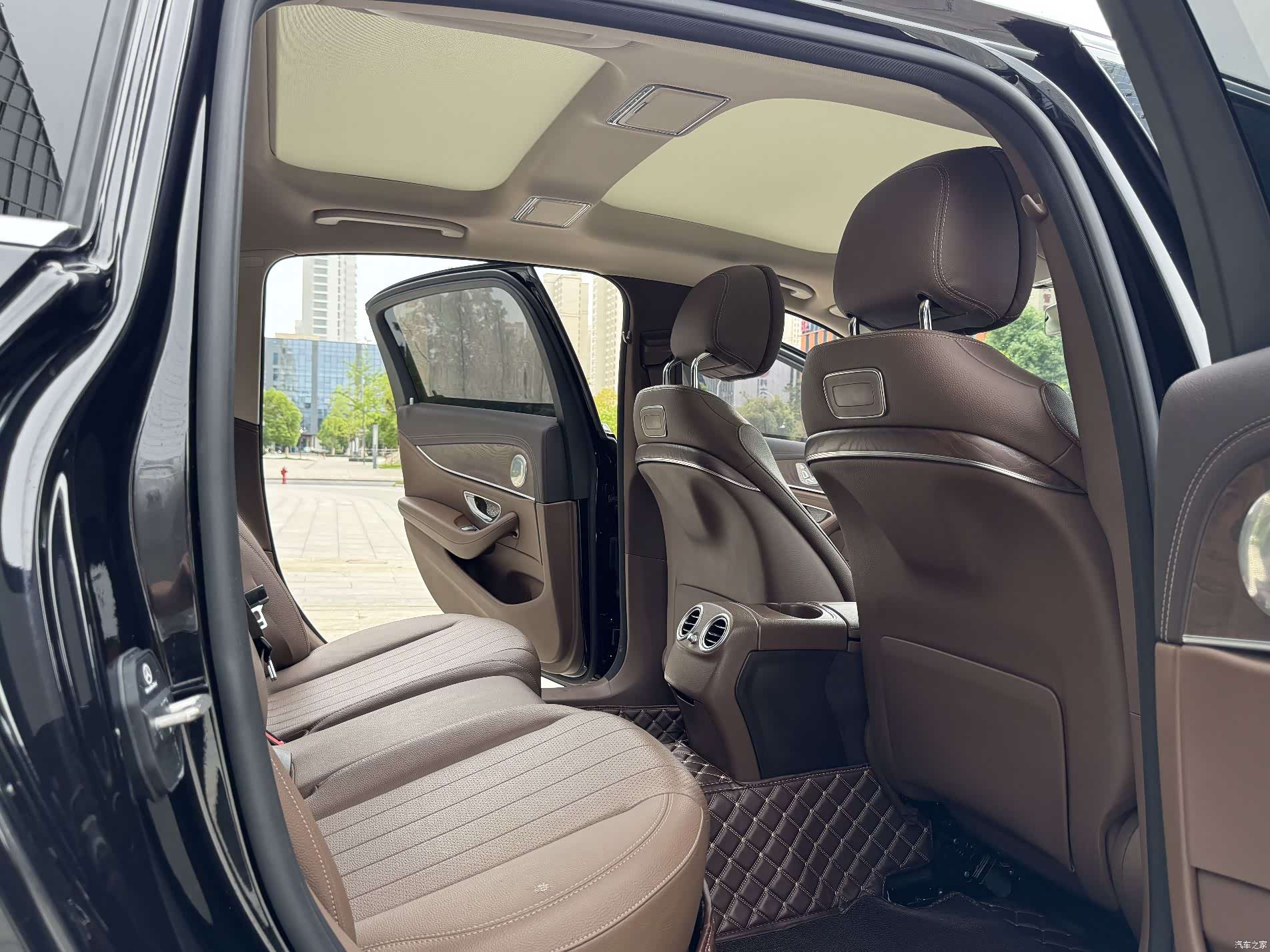 Mercedes-Benz E-Class, 2020 10