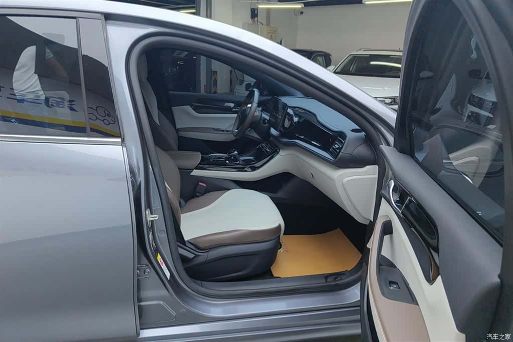 BYD Qin, 2023 8