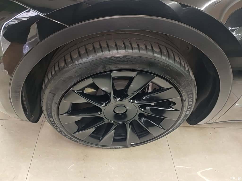 Tesla Model Y, 2022 23