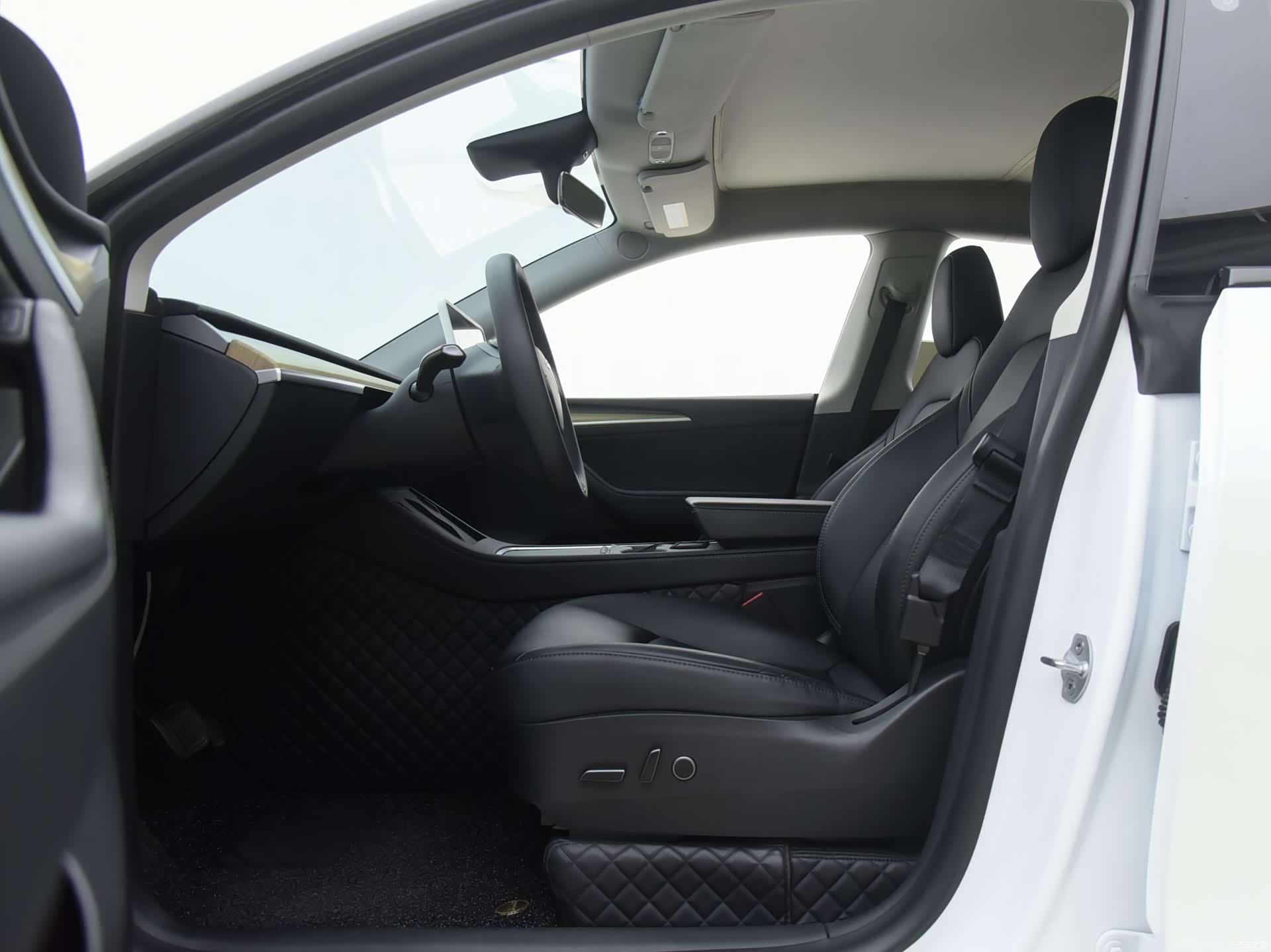 Tesla Model Y, 2023 10