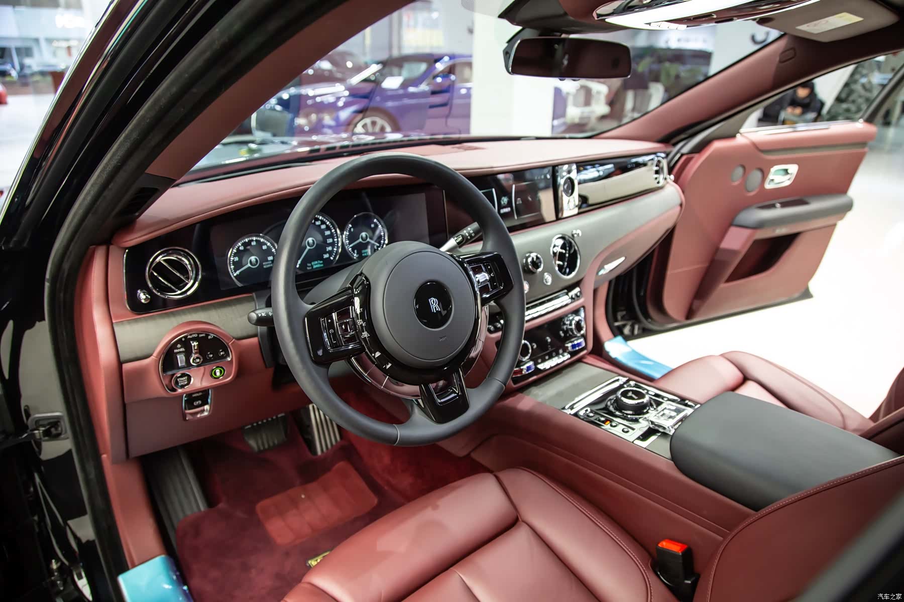 Rolls-Royce Ghost, 2024 4