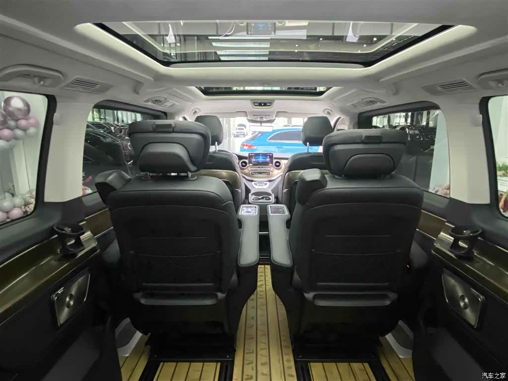 Mercedes-Benz V-Class, 2024 25