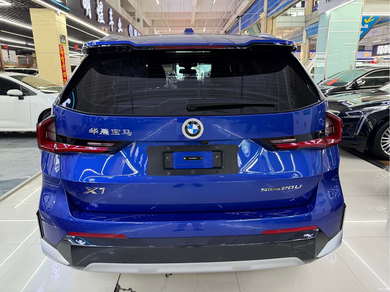 BMW X1, 2023 все фото