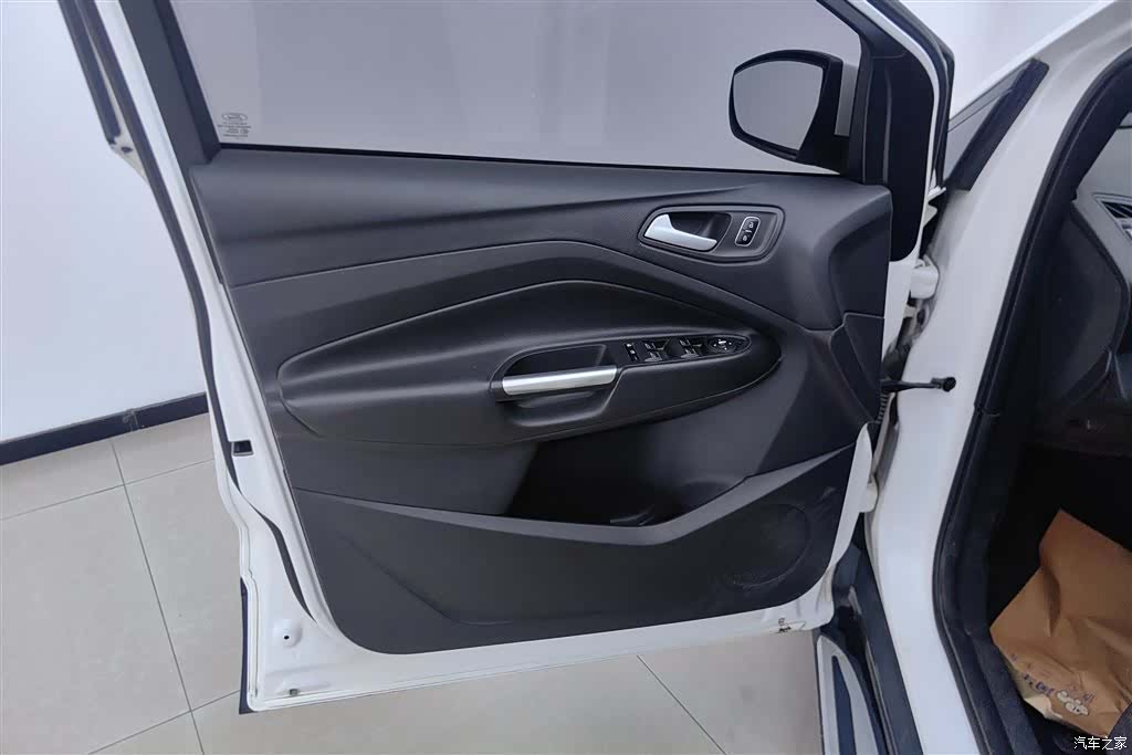 Ford Kuga, 2018 7