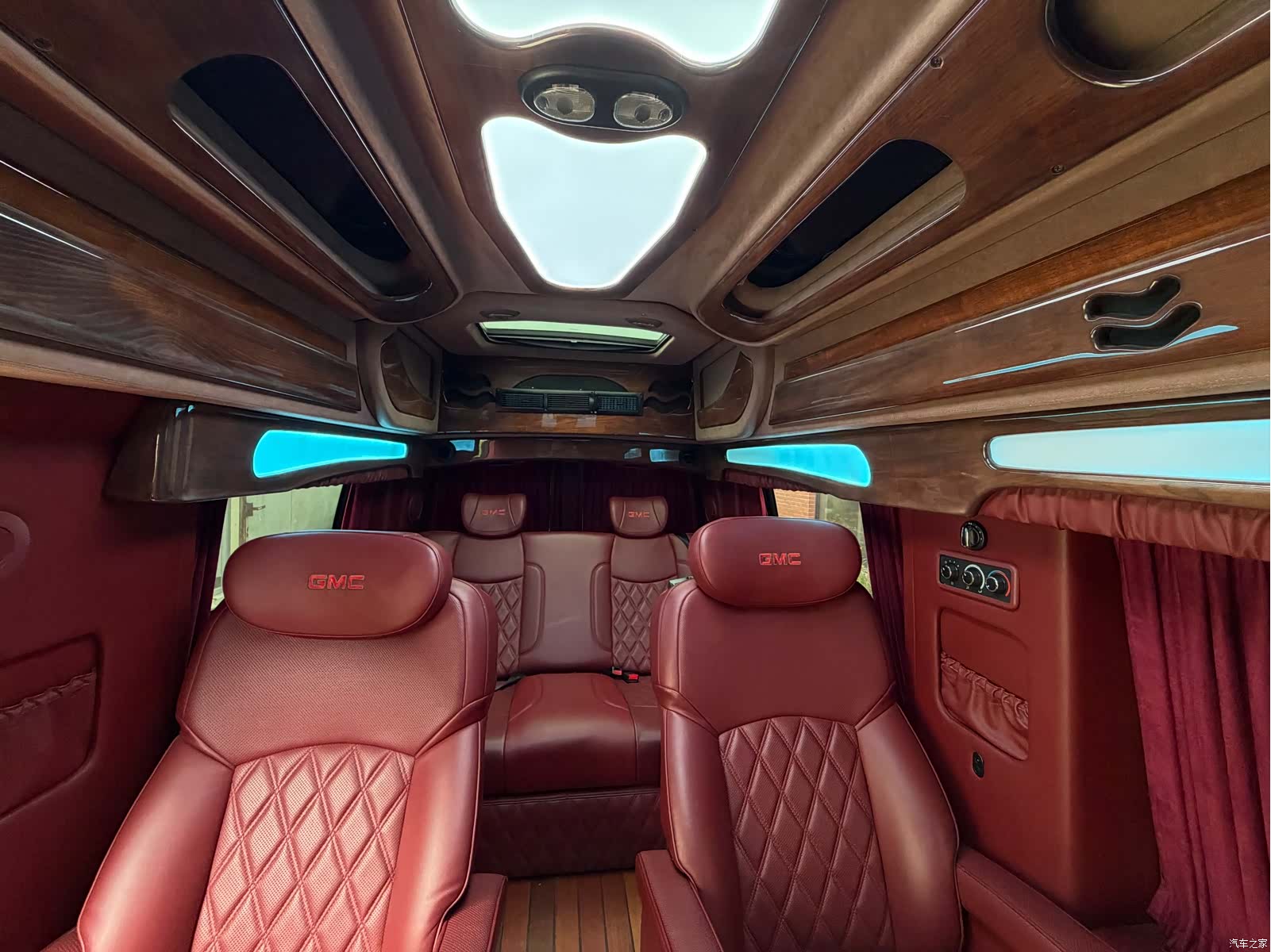 GMC SAVANA, 2010 23