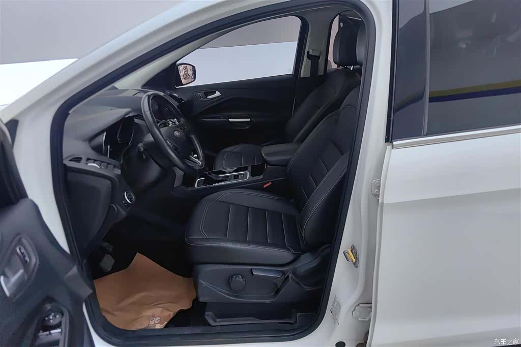 Ford Kuga, 2018 9